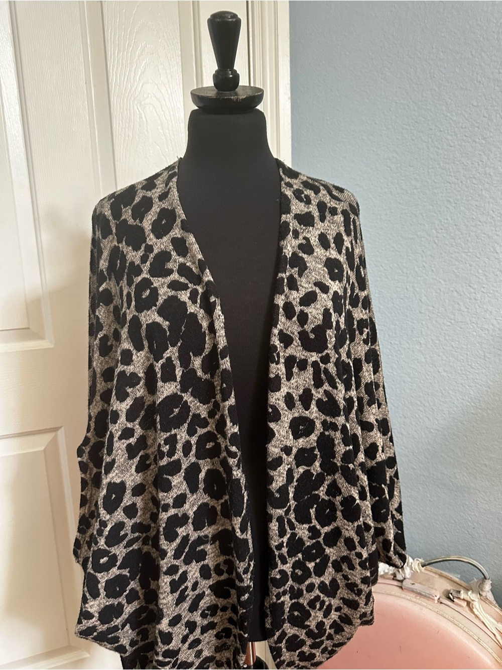 eesome Leopard-Print Open Front Cardigan - Black & Cream